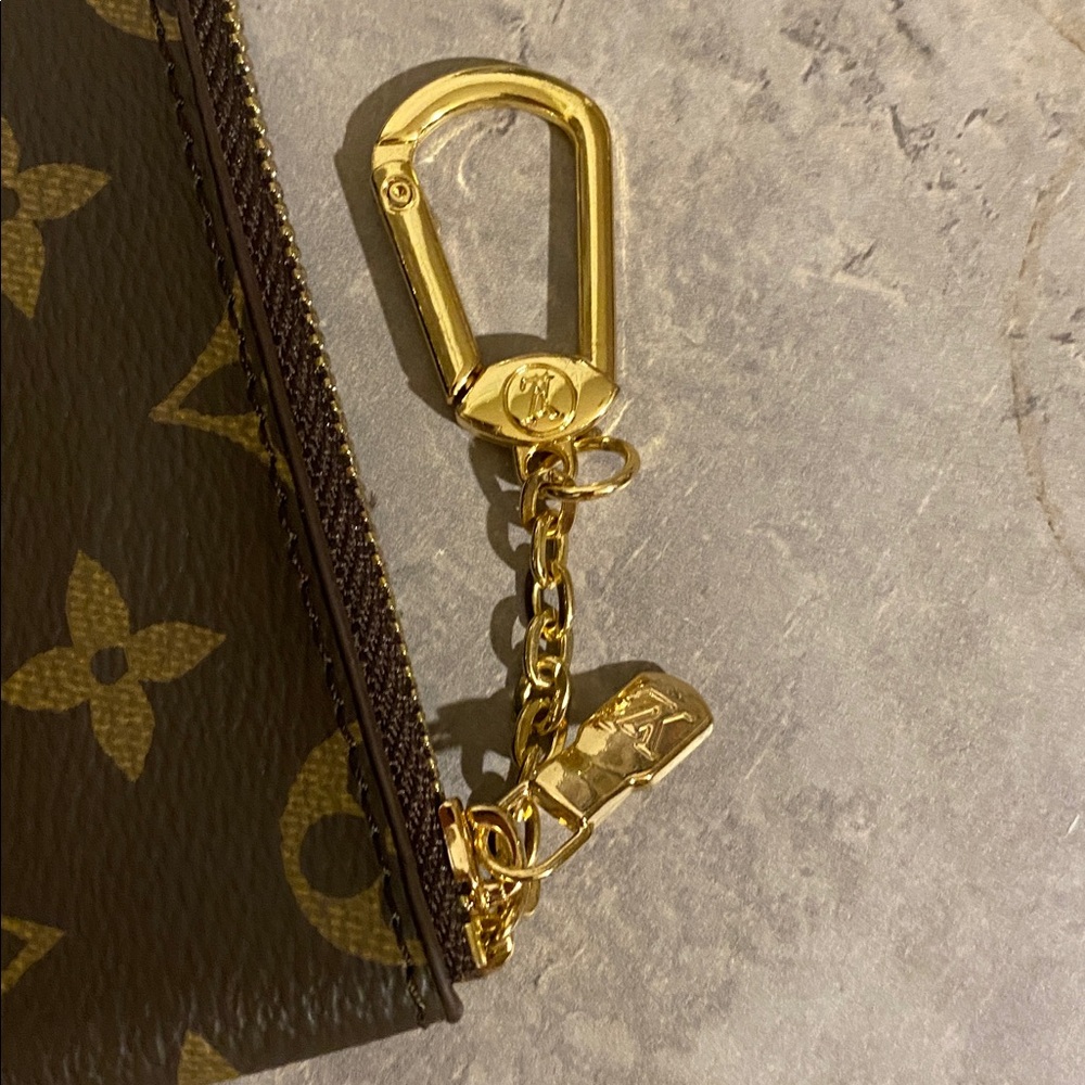 Donald Duck Monogram Coin Pouch - Picture 8 of 8